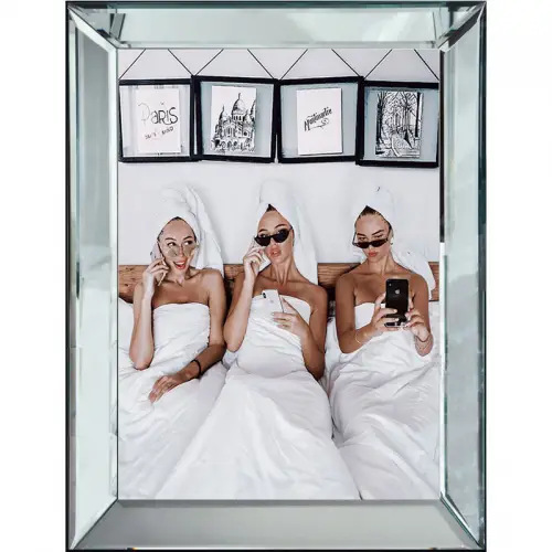 By Kohler Uniek en handgemaakt  Drie vrouwen in bed 60x80x4.5cm (114638)