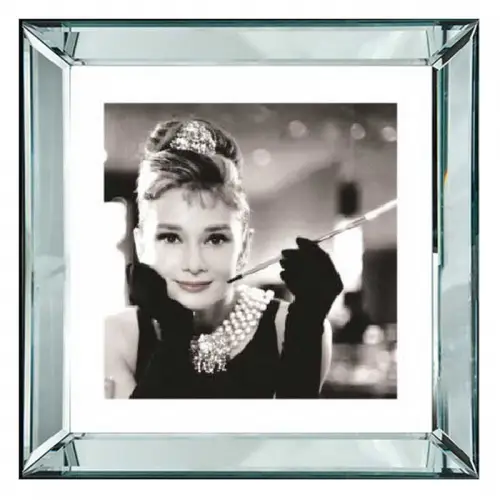 Uniek en handgemaakt  Audrey Hepburn Breakfast At Tiffany's 50x4.5x50cm Passe Partout